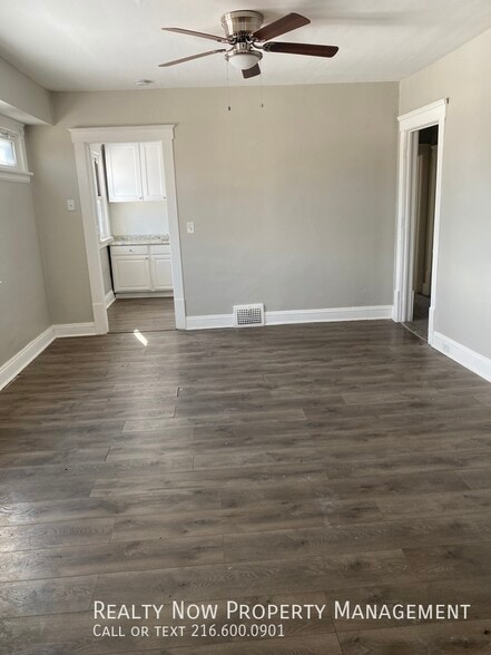 Building Photo - 2907 Denison Ave