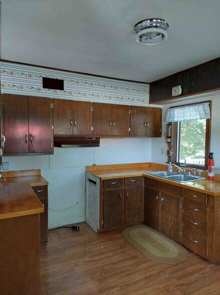 Kitchen 2 - 105 N Delavan St