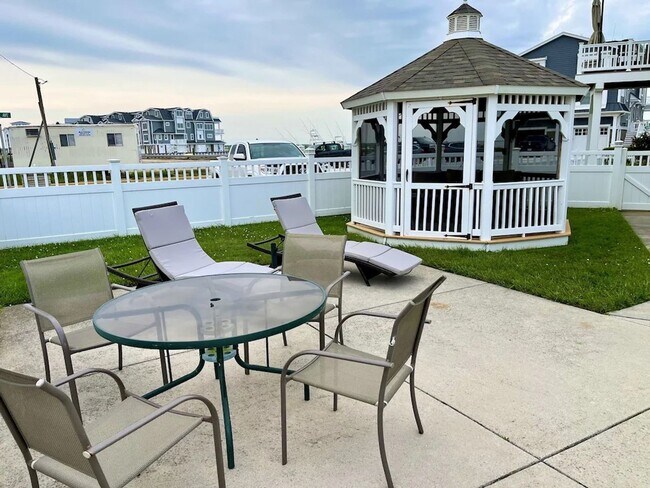 Building Photo - Avalon Bayside Condo - Sleeps 8 - Winter Rental Only