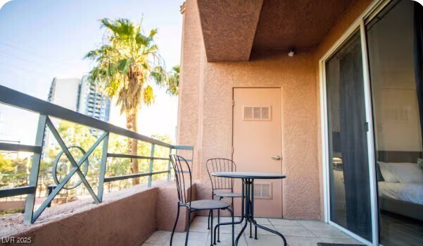 Building Photo - 220 E Flamingo Rd