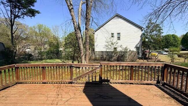 Building Photo - Lovely 3 bedroom, 2 bathroom ranch home in heart of Ballantyne