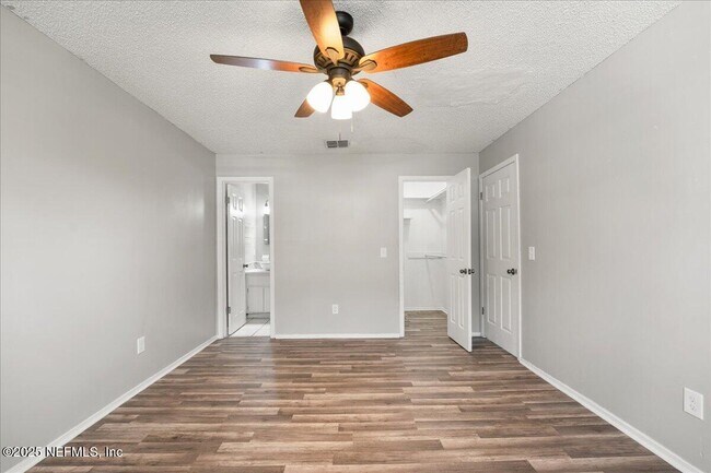 Building Photo - 1701 Donna Dr