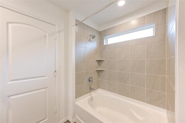 Building Photo - 24434 Elmwood Falls Dr