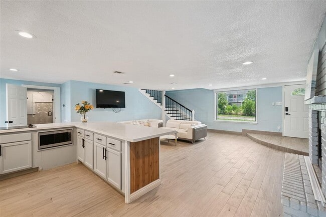 Building Photo - 77 Bayou Vista Dr