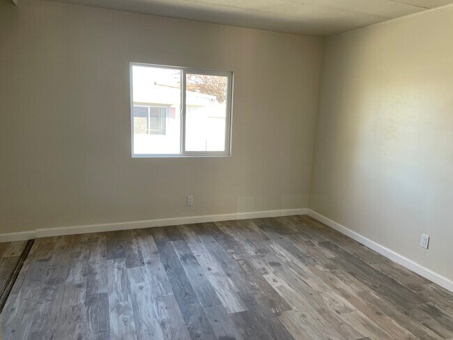 Building Photo - 9037 E Rancho Vista Dr