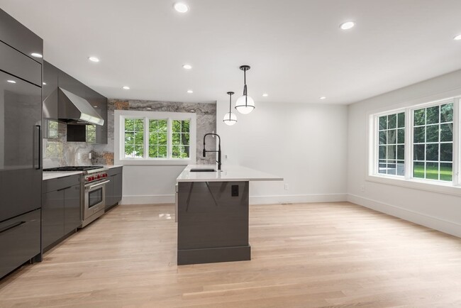 Building Photo - 67 Eliot St