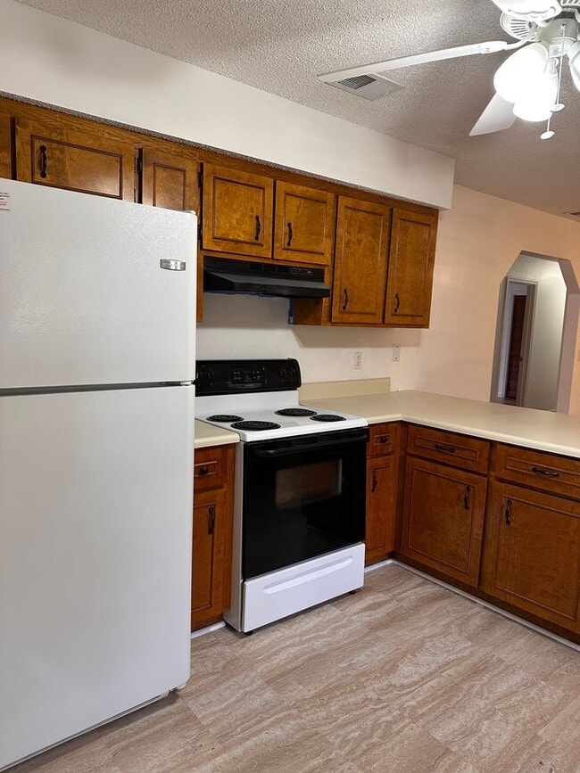 Building Photo - 562 Mush Bluff Rd