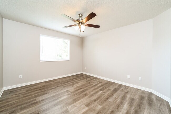 Building Photo - 1583 N 2530 W