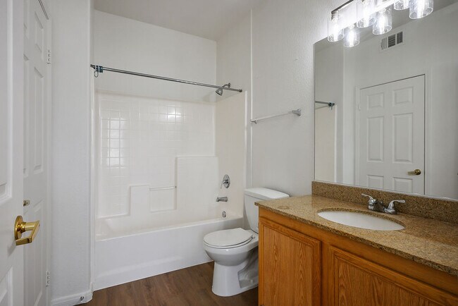 Building Photo - 10550 W Alexander Rd