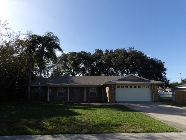 Building Photo - 4 BEDROOM JUST 5 Min to I-4 EXIT 111,  Bea...