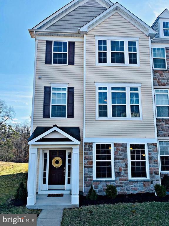 Building Photo - 120 Woodman Ct