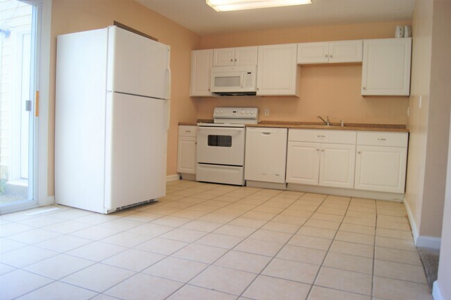 Building Photo - Charming 3 Bedroom/1.5 Bathroom Townhome in Edgewood, MD!