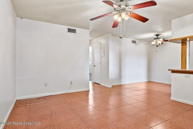 Building Photo - 401 Monroe Ave