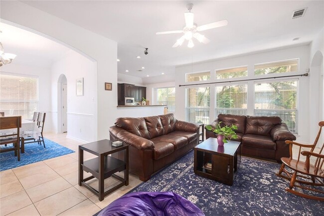 Building Photo - 9700 Spanish Wells Dr
