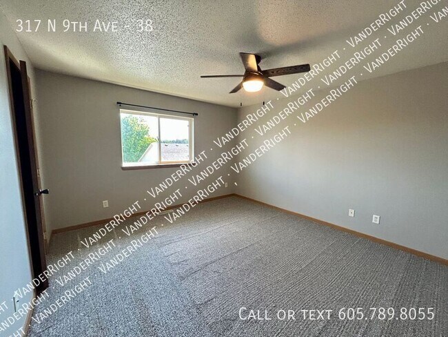 Building Photo - 317 9th Ave