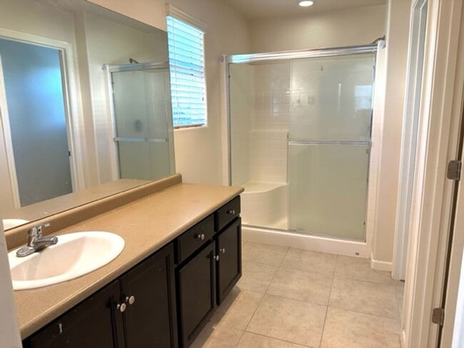 Building Photo - $2,150 Harlan Ranch, 3 bd/ 2.5 bath - N. S...