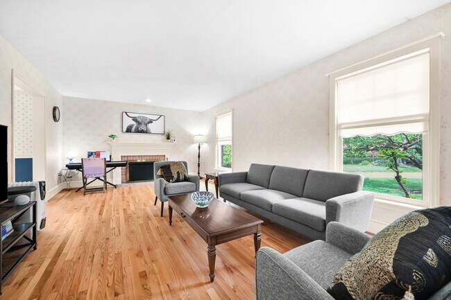 Building Photo - 684 Steinman Ct