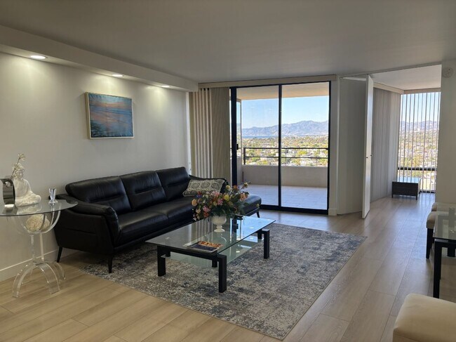 Building Photo - 4265 Marina City Dr