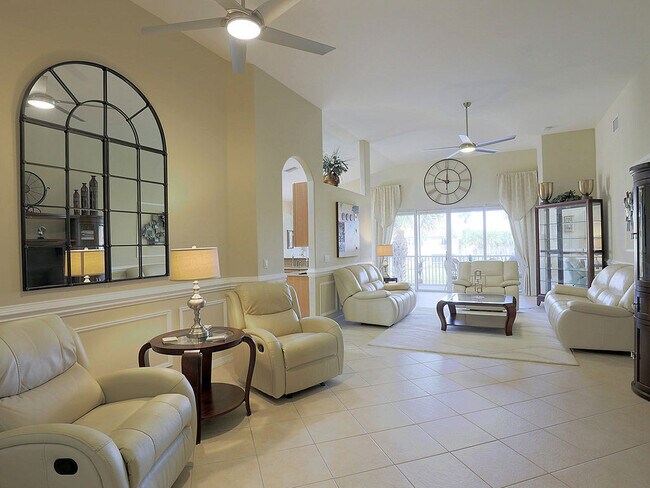 Building Photo - Moody River~  Furnished Coach Home