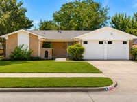 Building Photo - 1617 Crest Park Dr