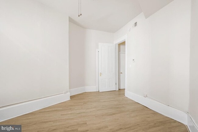 Building Photo - 471 Florida Ave NW