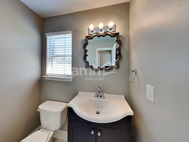 Building Photo - 3101 Canter Ct