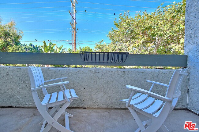 Building Photo - 4900 Overland Ave