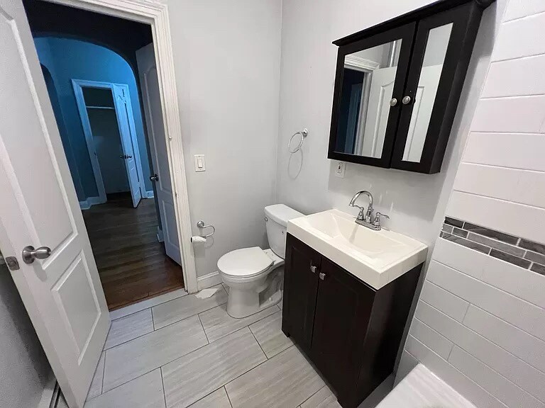 Primary Photo - 14 Kensington Ave
