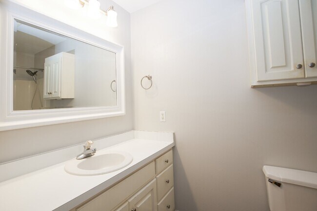 Building Photo - Charming 3-Bed, 2-Bath Home in Pittsboro's Serene Olde Farm Neighborhood! ?????
