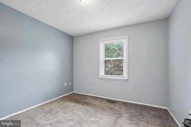 Building Photo - 3072 Endicott Ct