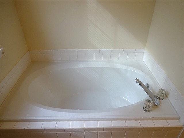 Building Photo - 241 Fairbrook Ln