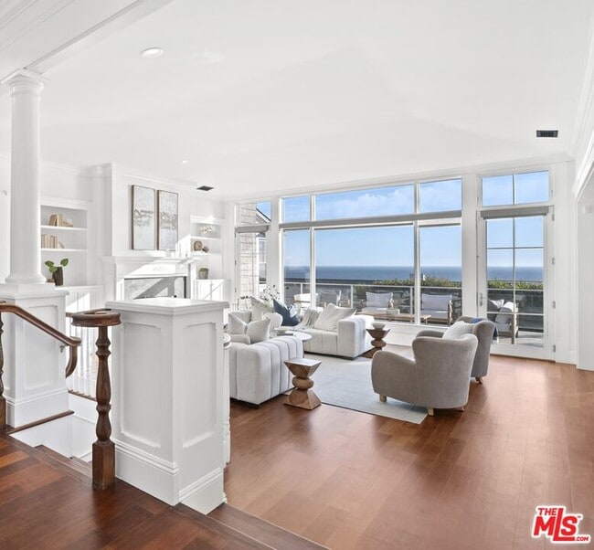 Building Photo - 7335 Birdview Ave