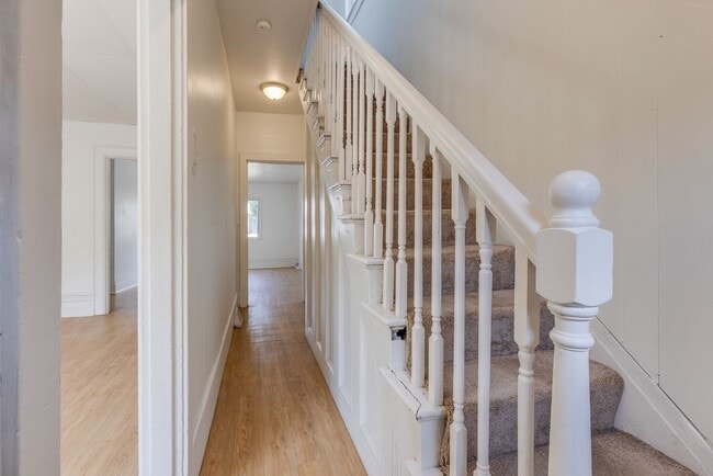 Building Photo - Available JULY 2026 - Renovated 3 Bedroom Home w/ Parking in Mt. Washington!