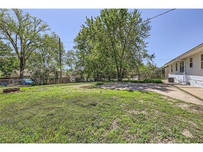 Building Photo - 3808 Welcome Ave N