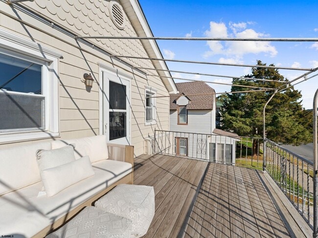Building Photo - 7407 Ventnor Ave