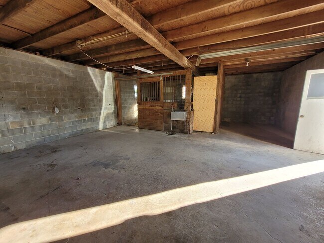 Building Photo - 331 Newport Rd