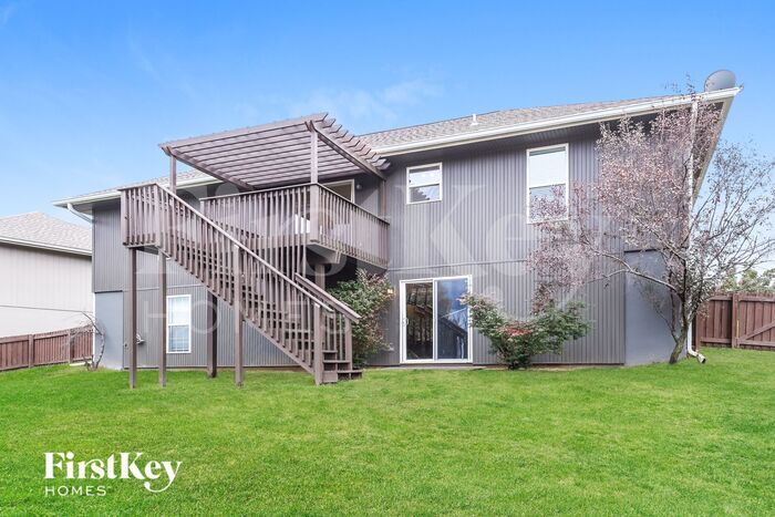 Building Photo - 18608 Primrose St