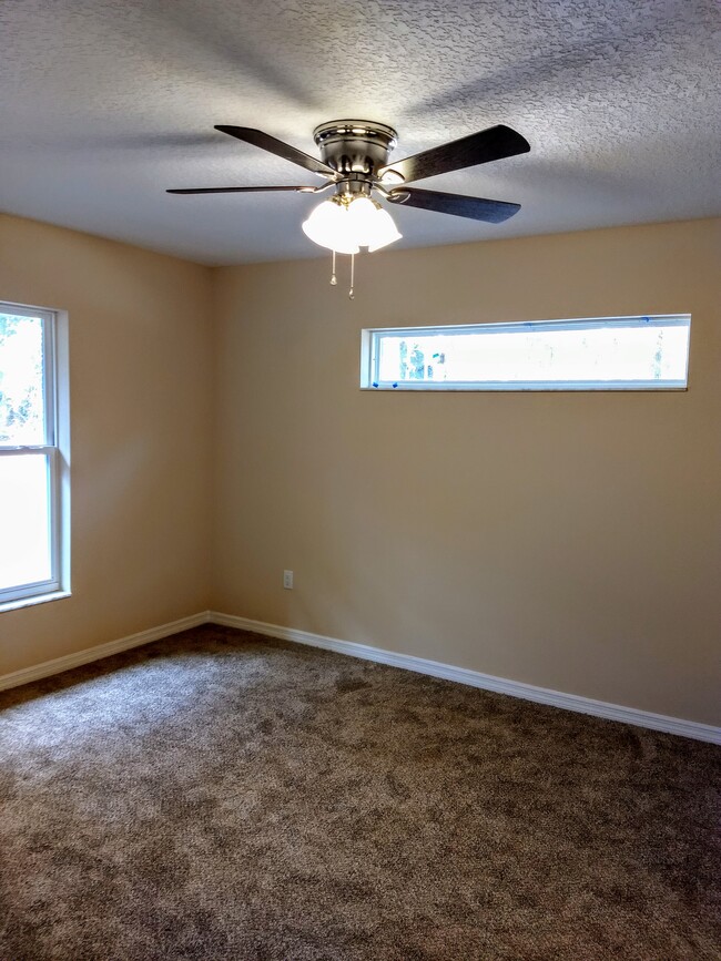 Master Bedroom - 9356 N Peachtree Way