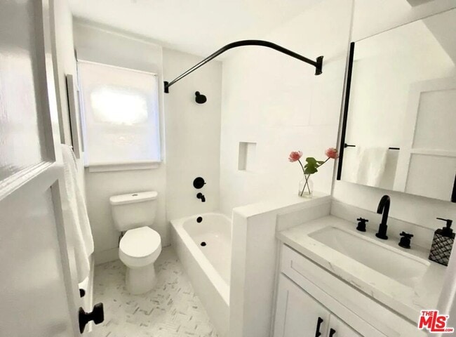 Building Photo - 1138 Princeton St