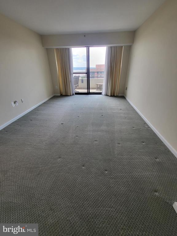 Building Photo - 1300 Crystal Dr
