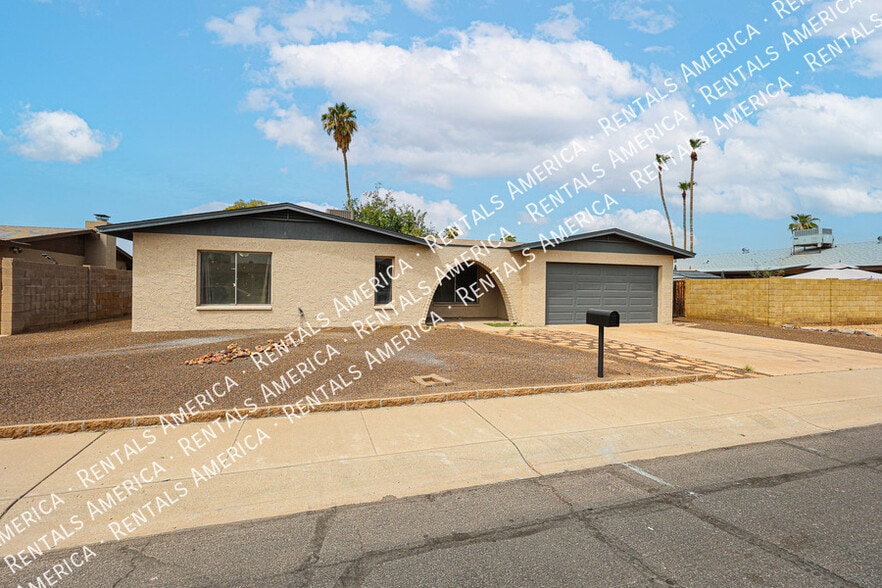 Primary Photo - 10642 N 47th Dr