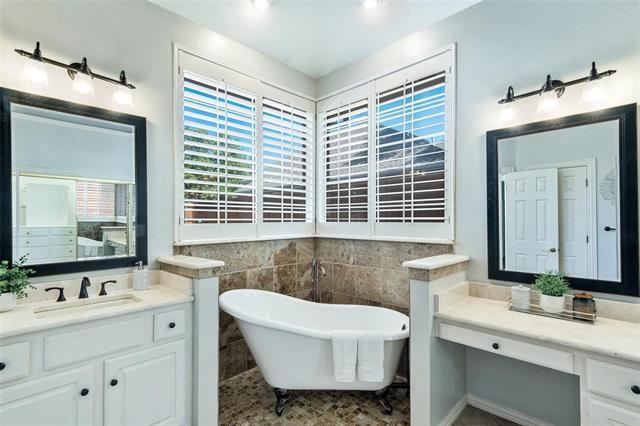 Building Photo - 4464 Longfellow Dr