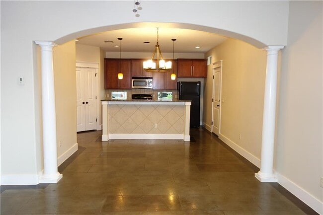 Building Photo - 8318 Bowling Green Dr