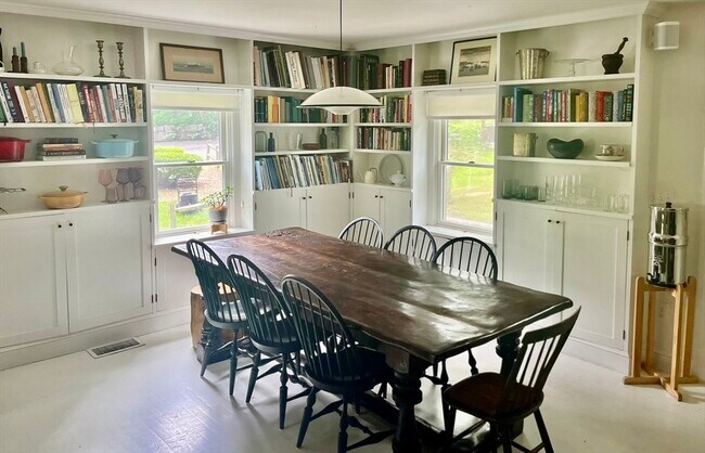 Building Photo - 5 High St Ct