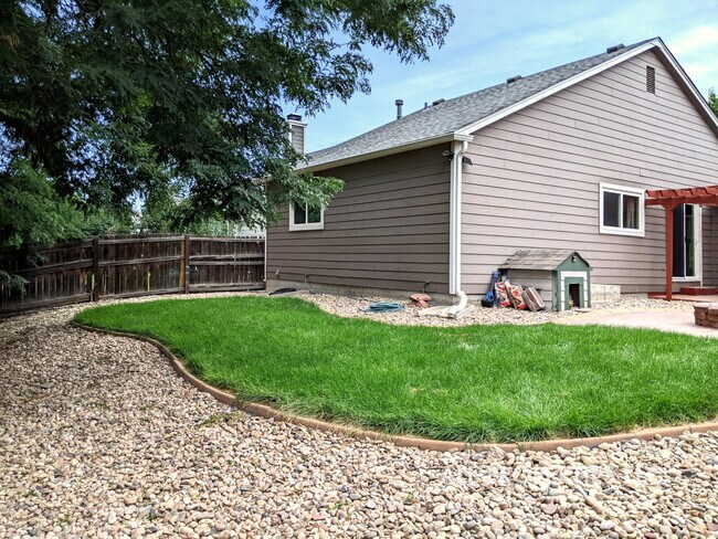 Building Photo - 10467 Robb Dr