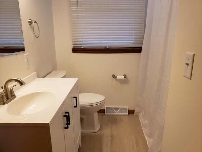 Building Photo - 2980 Hope Rd