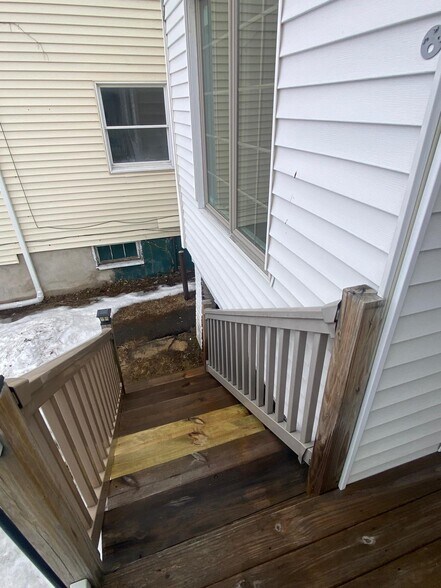 Building Photo - 104 S 4th St