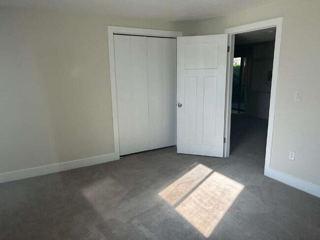 Building Photo - South Ogden Rambler Walking Distance to the Splash Pad and Athletic Club