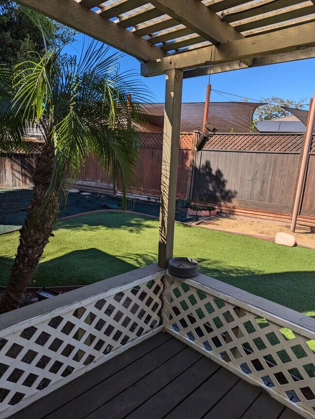 Building Photo - 3 Bedroom 2 Bathroom Home In San Diego