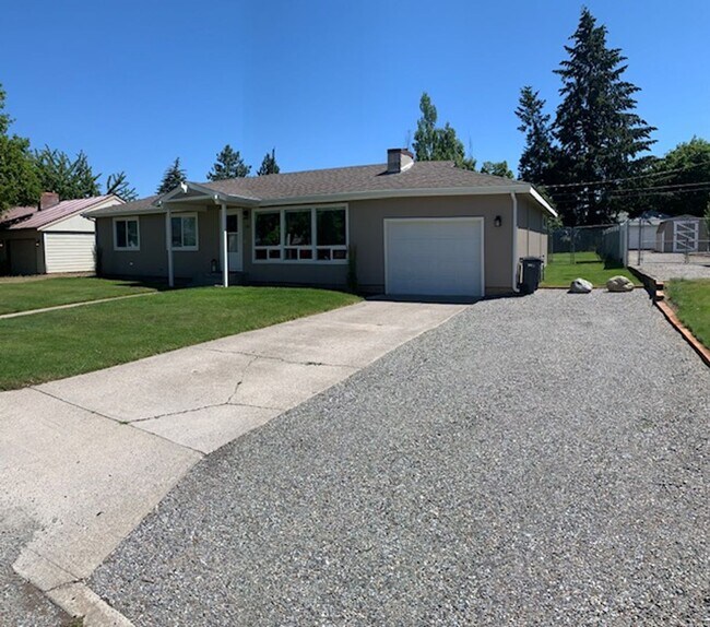 Building Photo - Beautifully Updated 3 Bedroom 1 Bath Home in the Spokane Valley